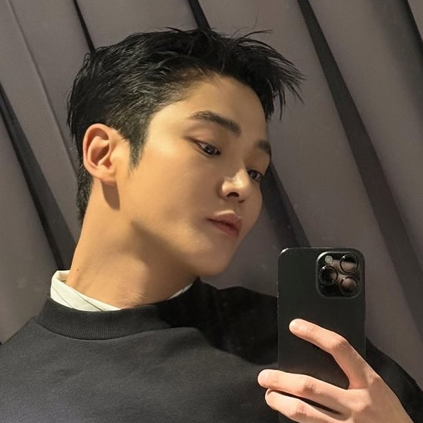 로운의 비하인드 컷