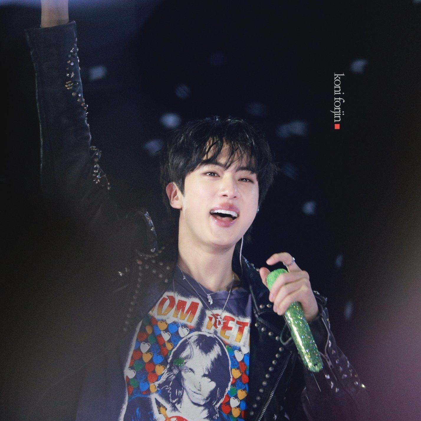 진 (방탄소년단)의 최신 사진