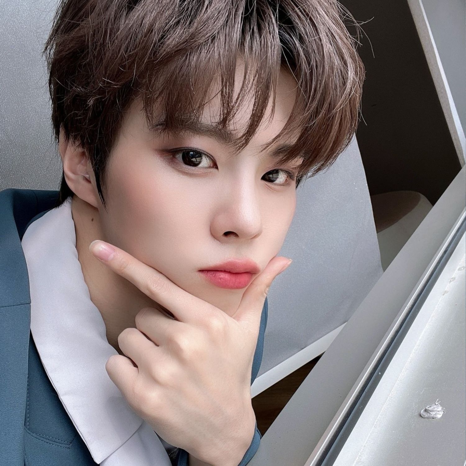 Recent activity shot of Kim Wooseok