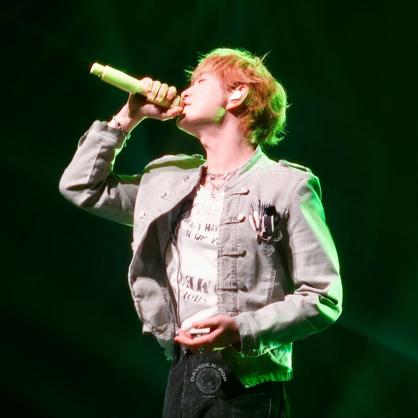 Behind-the-scenes cut of Onew (SHINee)