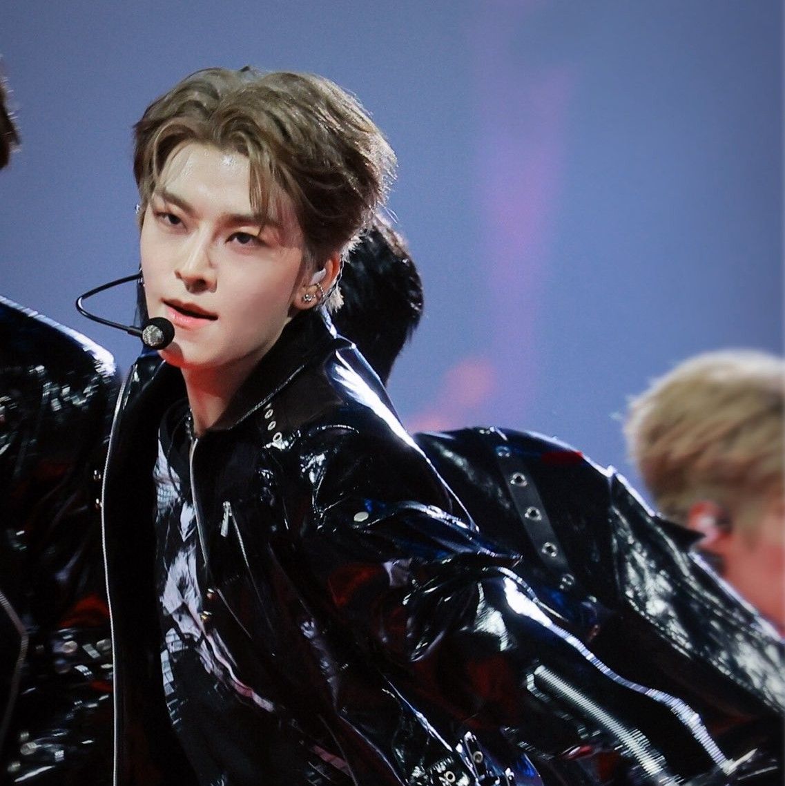 A moment captured by He Xinlong (ALPHA DRIVE ONE)'s fan