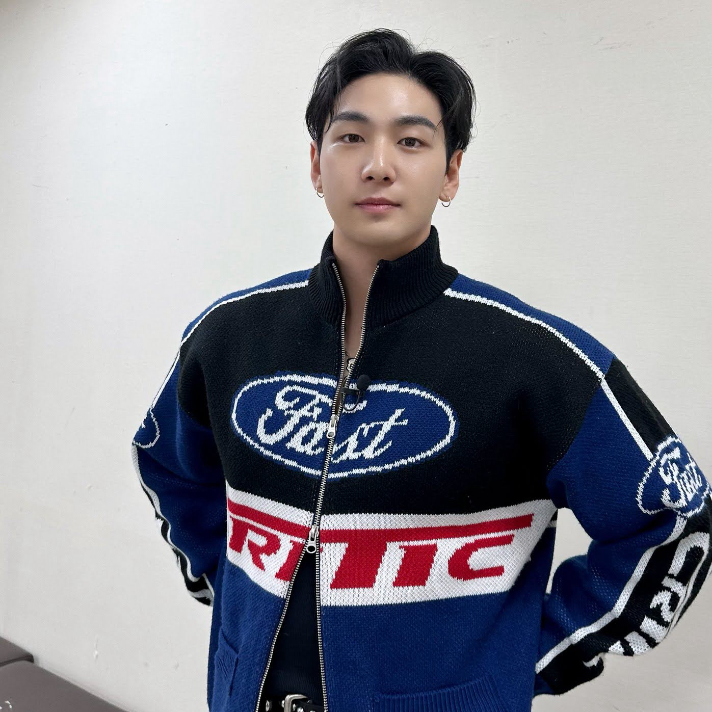 Behind-the-scenes cut of Baekho