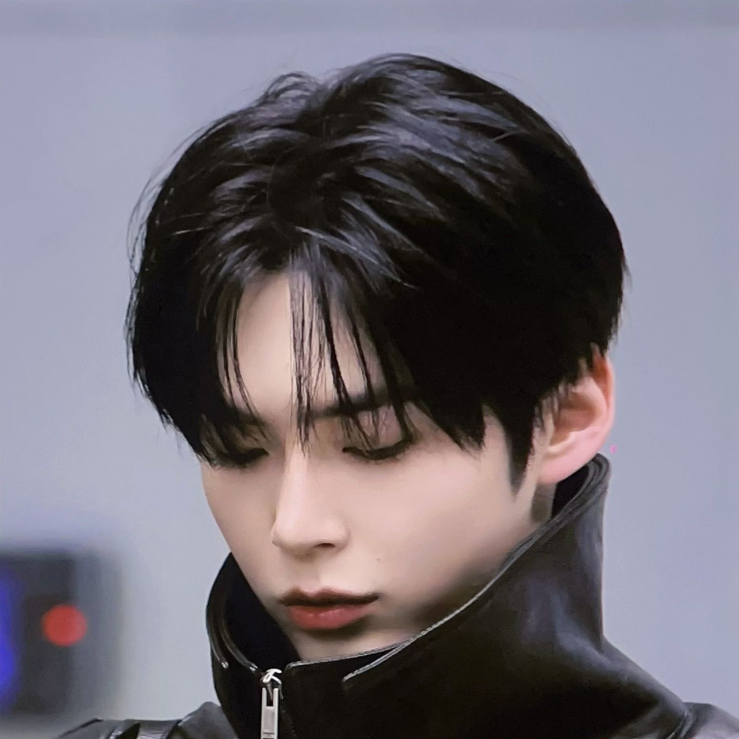 Latest photo of Sung Hanbin (ZEROBASEONE)