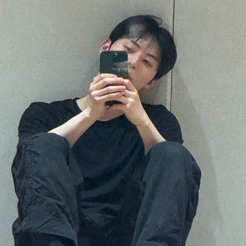 A moment captured by Hwang Minhyun's fan