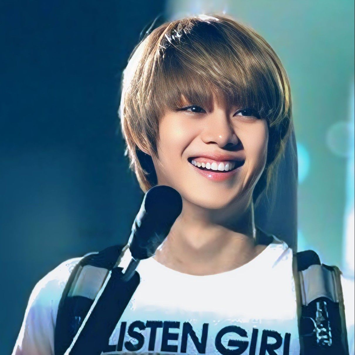 Behind-the-scenes cut of Heechul (Super Junior)
