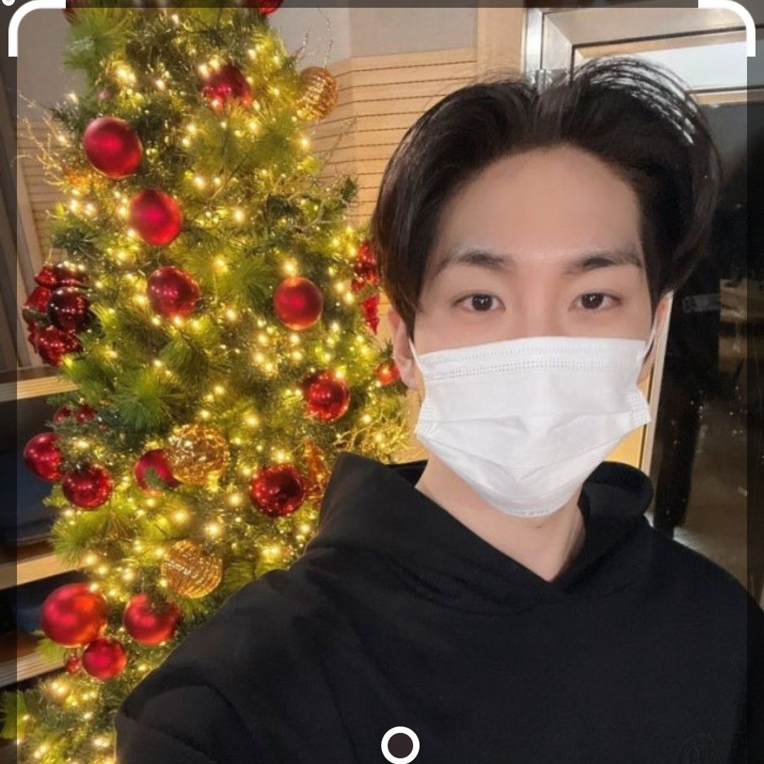 A moment captured by Shinwon (PENTAGON)'s fan