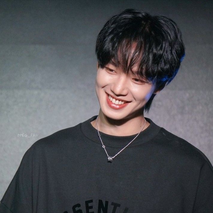 Behind-the-scenes cut of Lim Youngmin