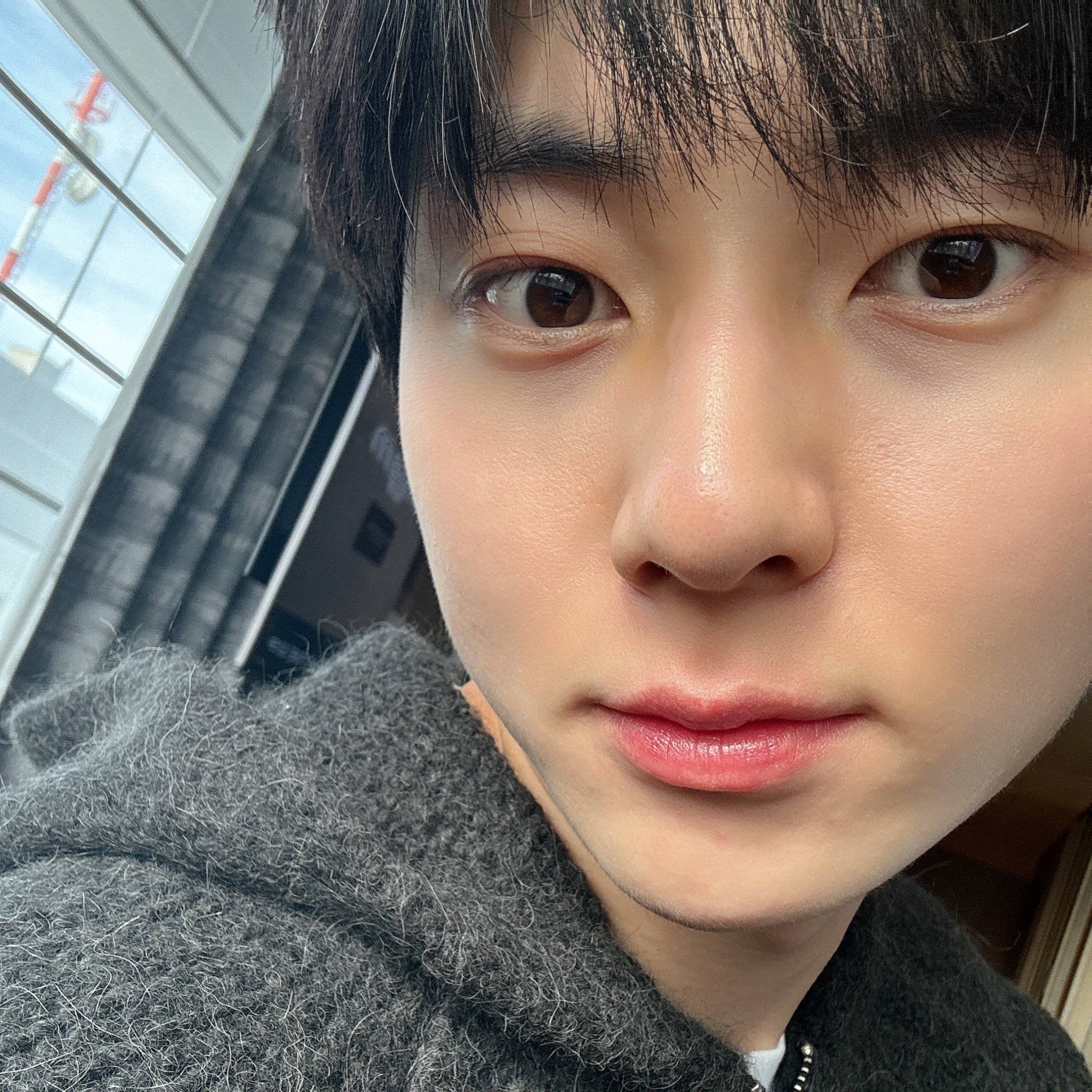 Behind-the-scenes cut of Hwang Minhyun