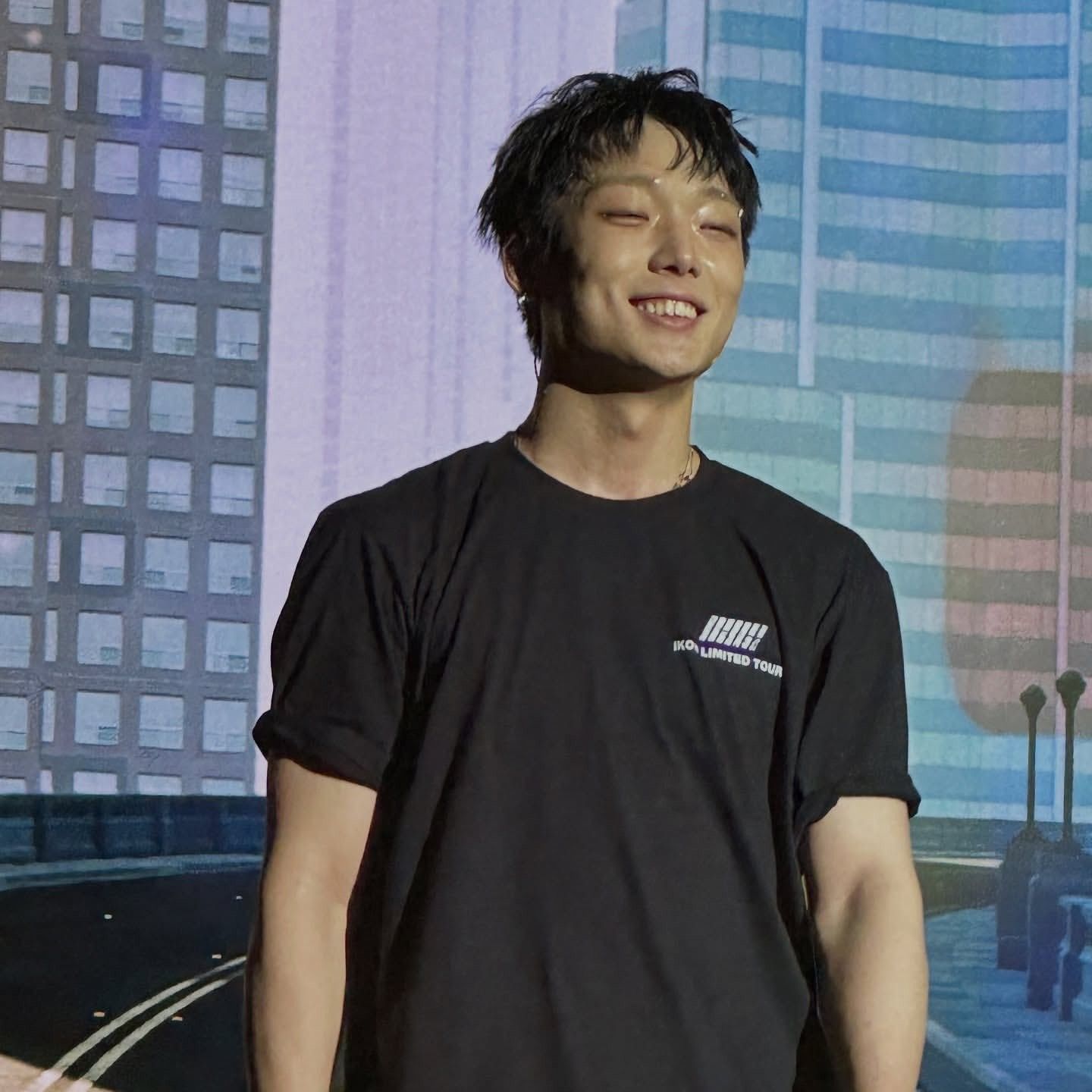 A moment captured by BOBBY (iKON)'s fan