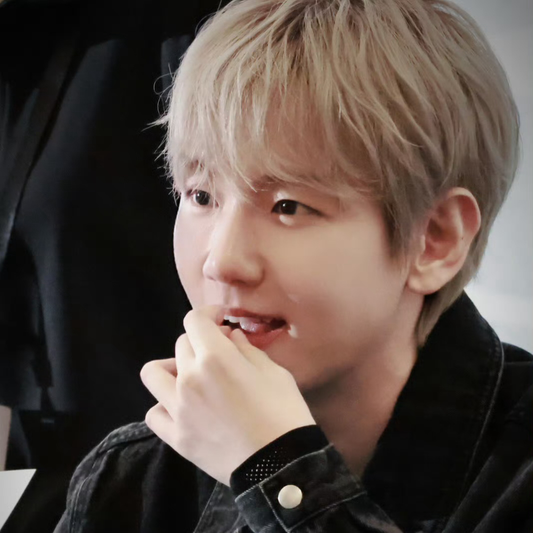 Foto aktivitas terbaru Baekhyun (EXO)