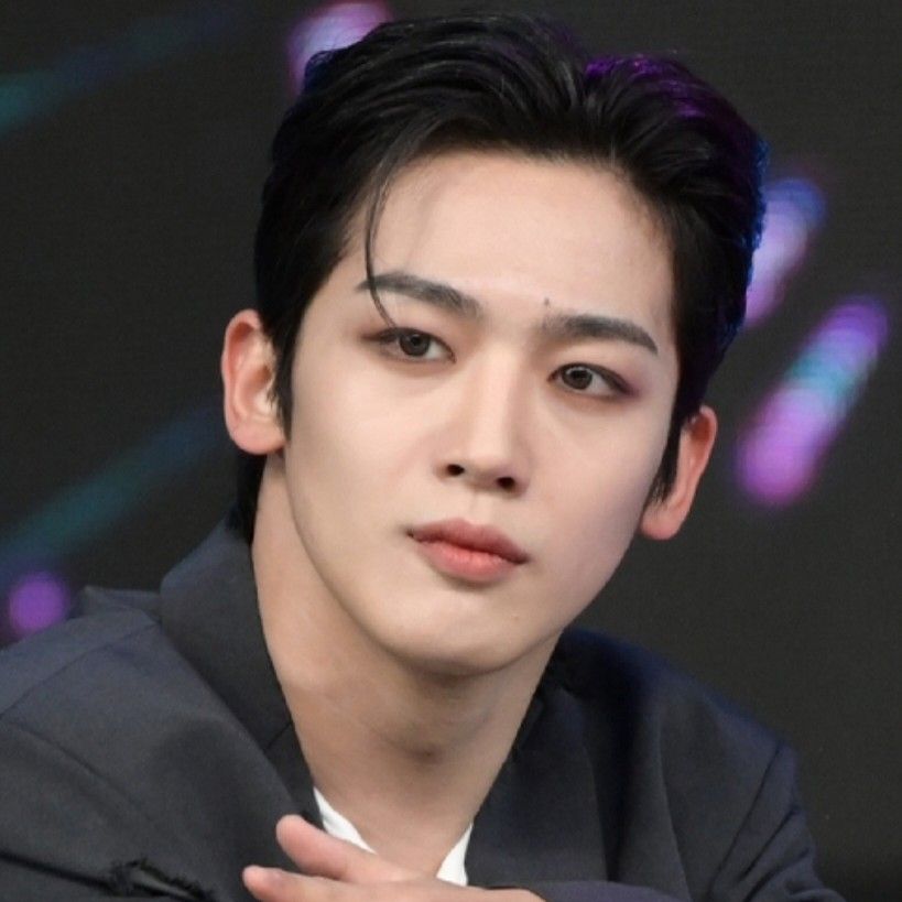 Recent activity shot of Kim Yohan (WEi)