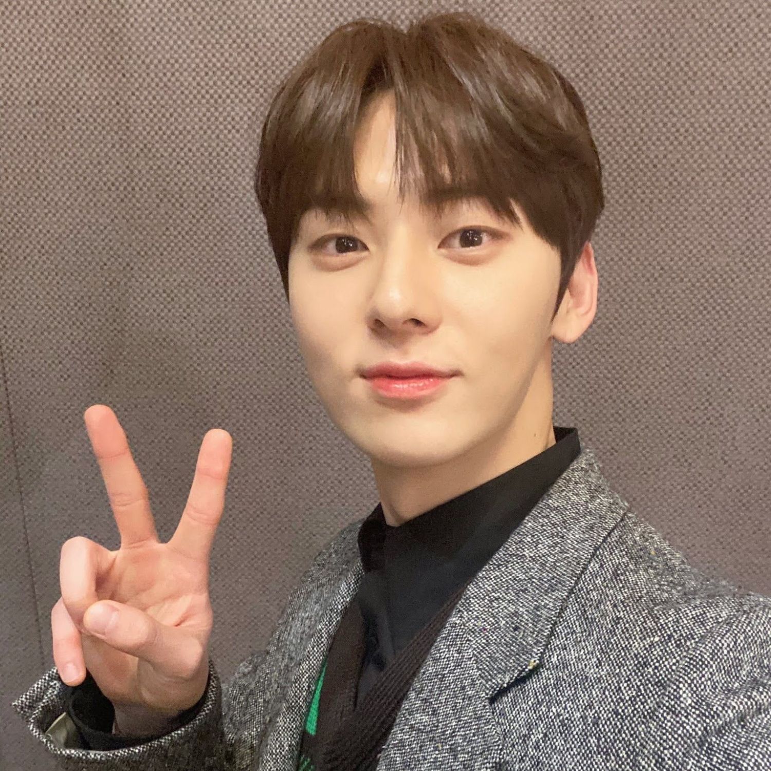 Recent activity shot of Hwang Minhyun