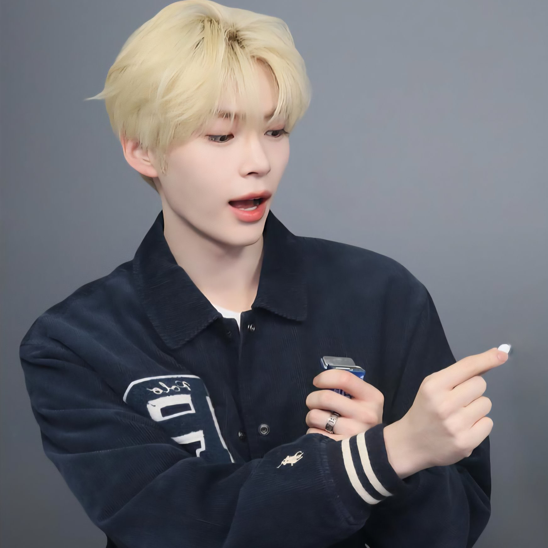 A moment captured by Sung Hanbin (ZEROBASEONE)'s fan