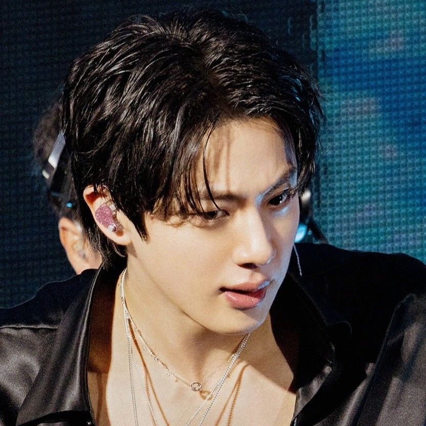 진 (방탄소년단)의 비하인드 컷