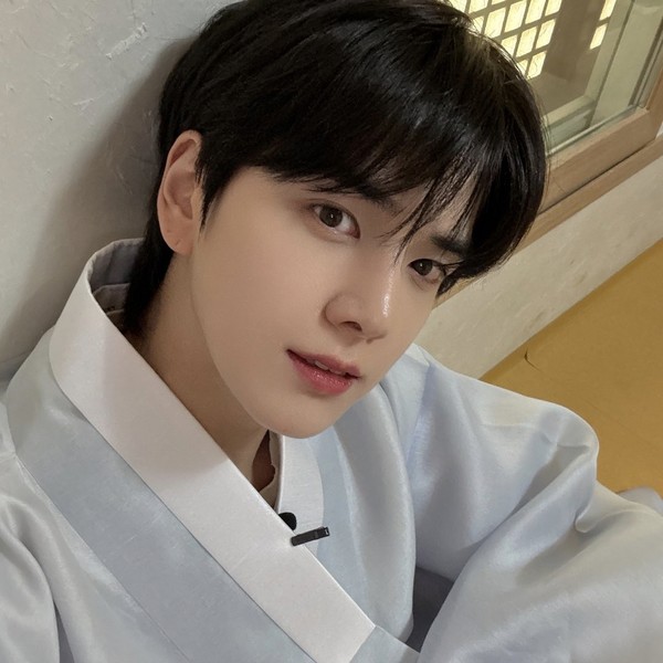 Popular profile image of Younghoon (THE BOYZ) selected by votes