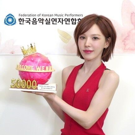 Behind-the-scenes cut of Wendy (Red Velvet)