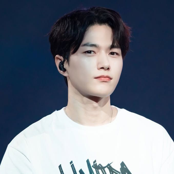 Behind-the-scenes cut of L (INFINITE)