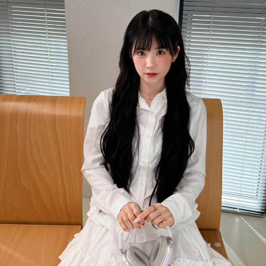 Recent activity shot of Park Chorong (Apink)