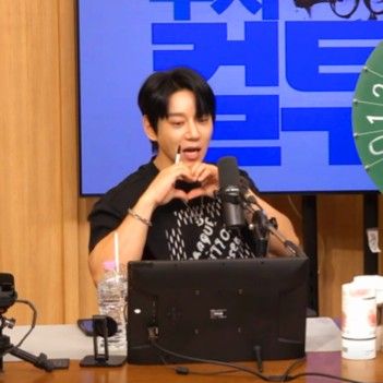 Latest photo of Hwang Chiyeol