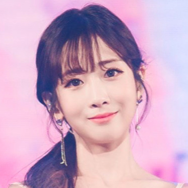 Latest photo of You Jiae (Lovelyz)