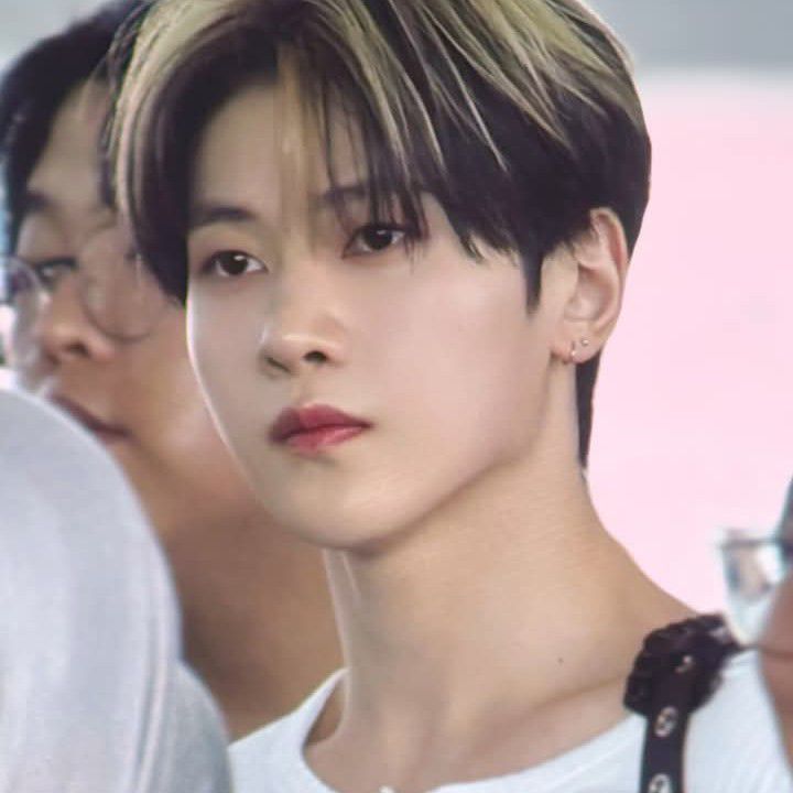Recent activity shot of Seok Matthew (ZEROBASEONE)