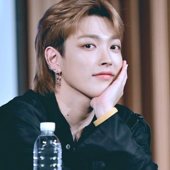 Behind-the-scenes cut of Hongjoong (ATEEZ)