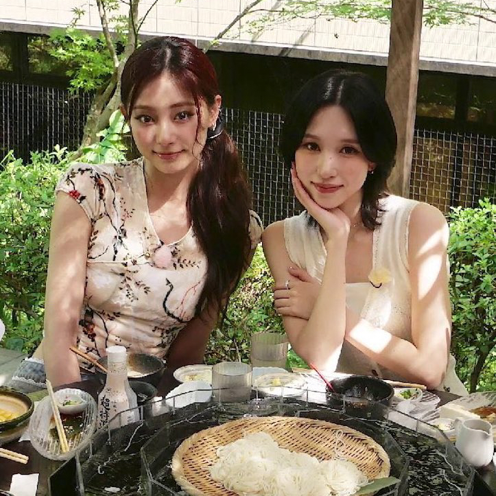 Latest photo of TWICE