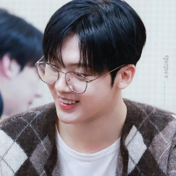 윤산하 (아스트로)의 비하인드 컷