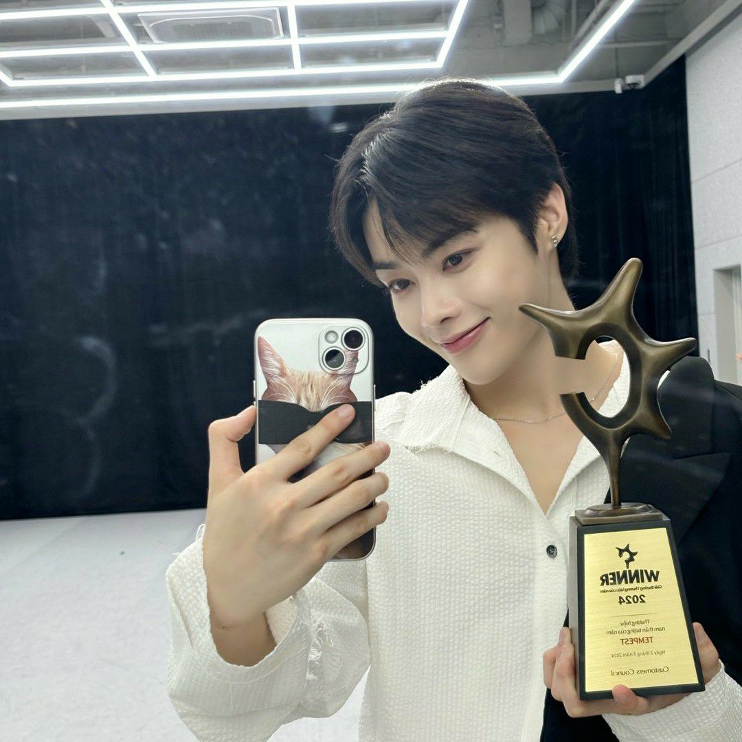 A moment captured by Hanbin (TEMPEST)'s fan