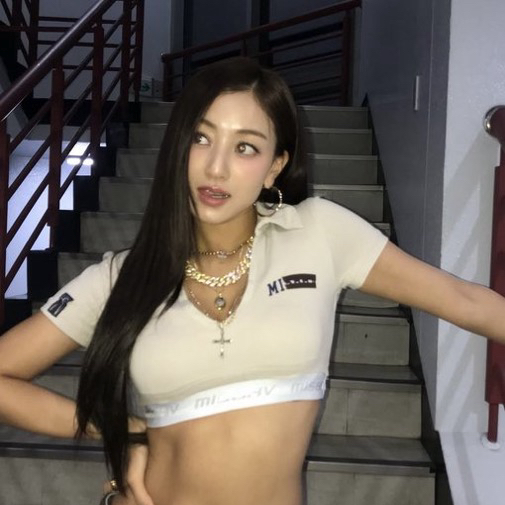 A moment captured by Jihyo (TWICE)'s fan