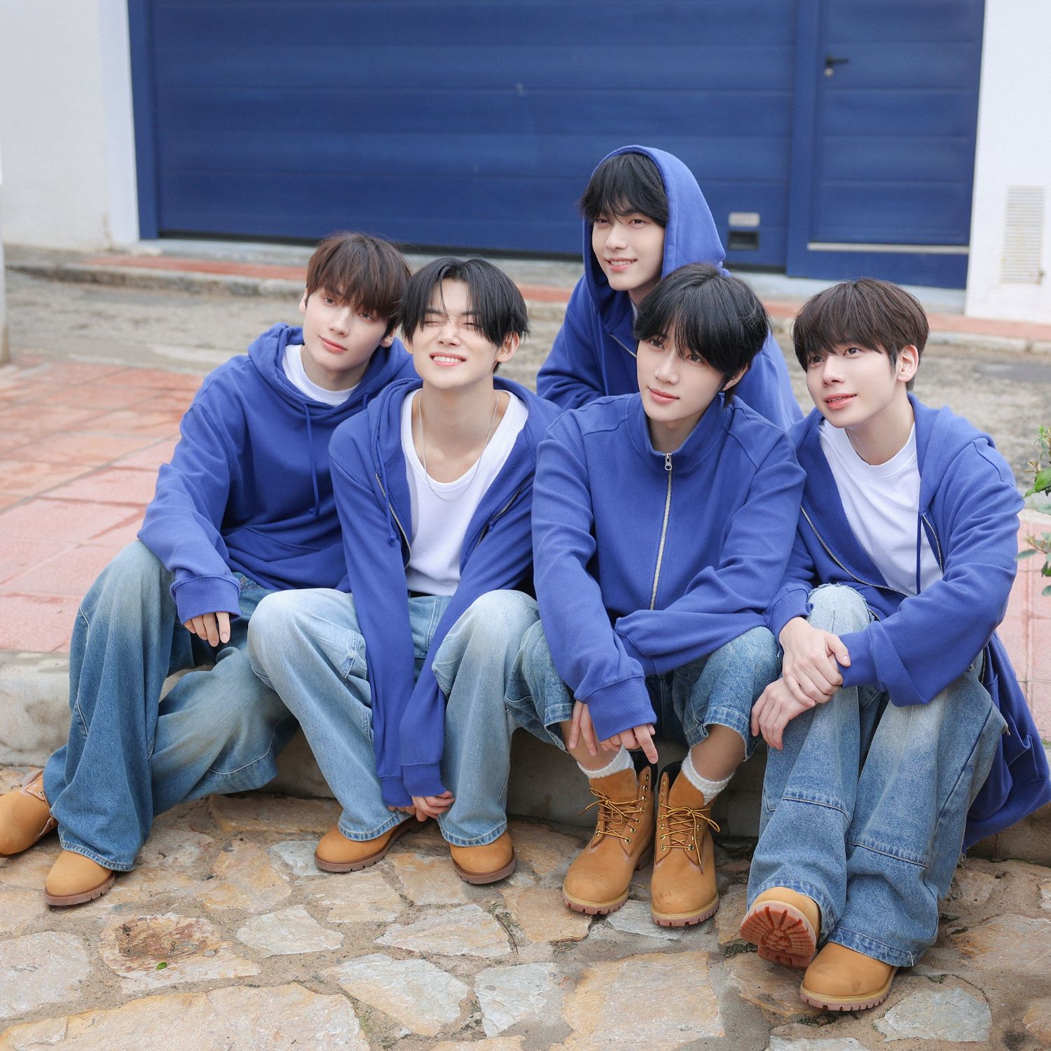 Foto aktivitas terbaru TOMORROW X TOGETHER