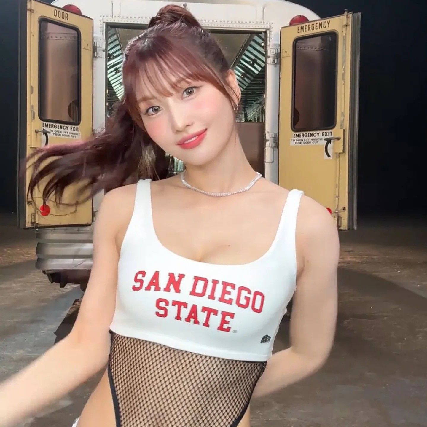 Foto aktivitas terbaru Momo (TWICE)