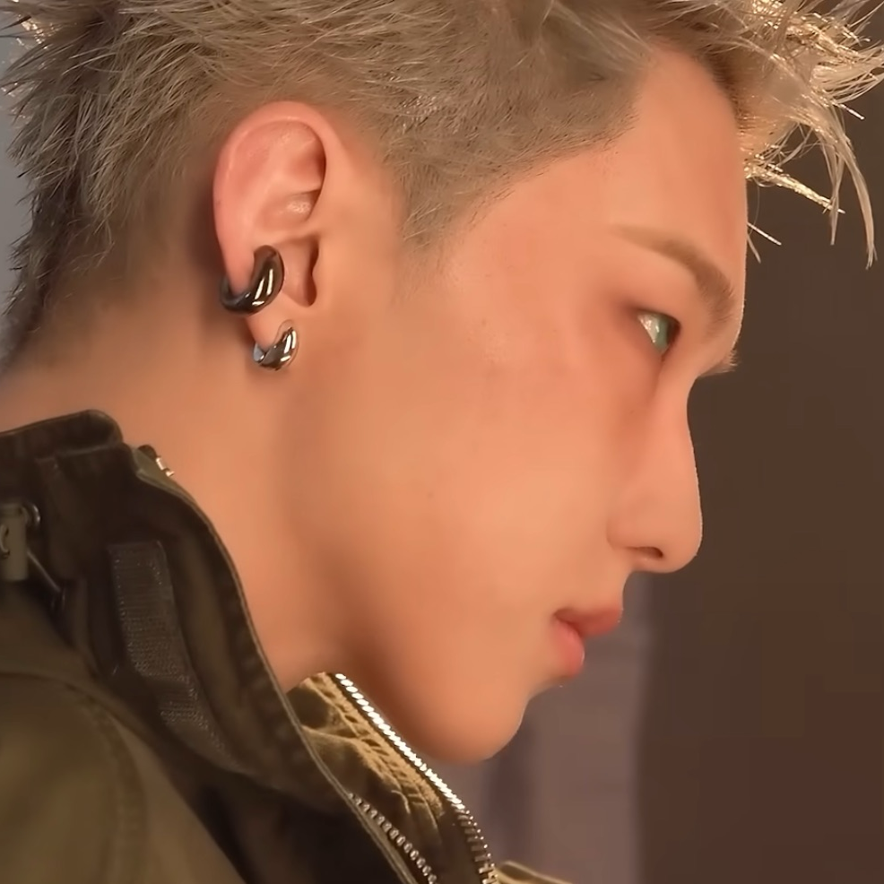 Behind-the-scenes cut of SEVENTEEN