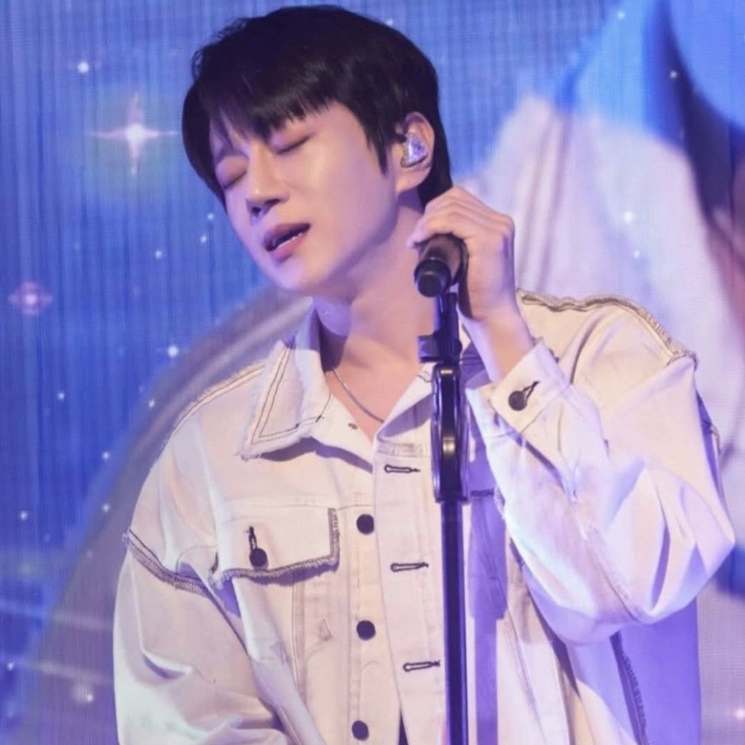 Behind-the-scenes cut of Hwang Chiyeol