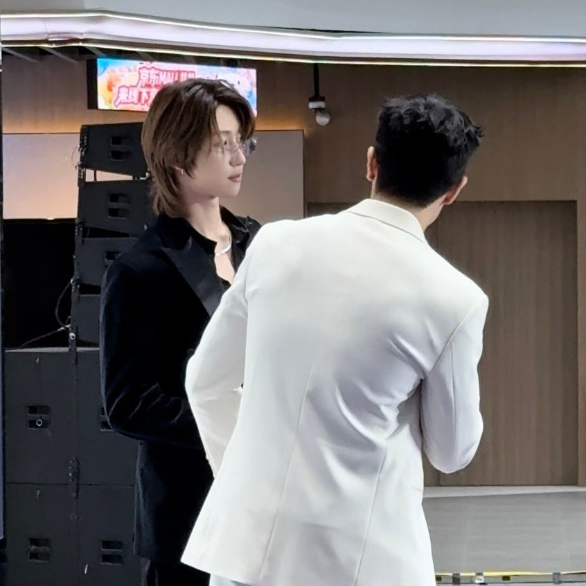 A moment captured by The 8 (SEVENTEEN)'s fan