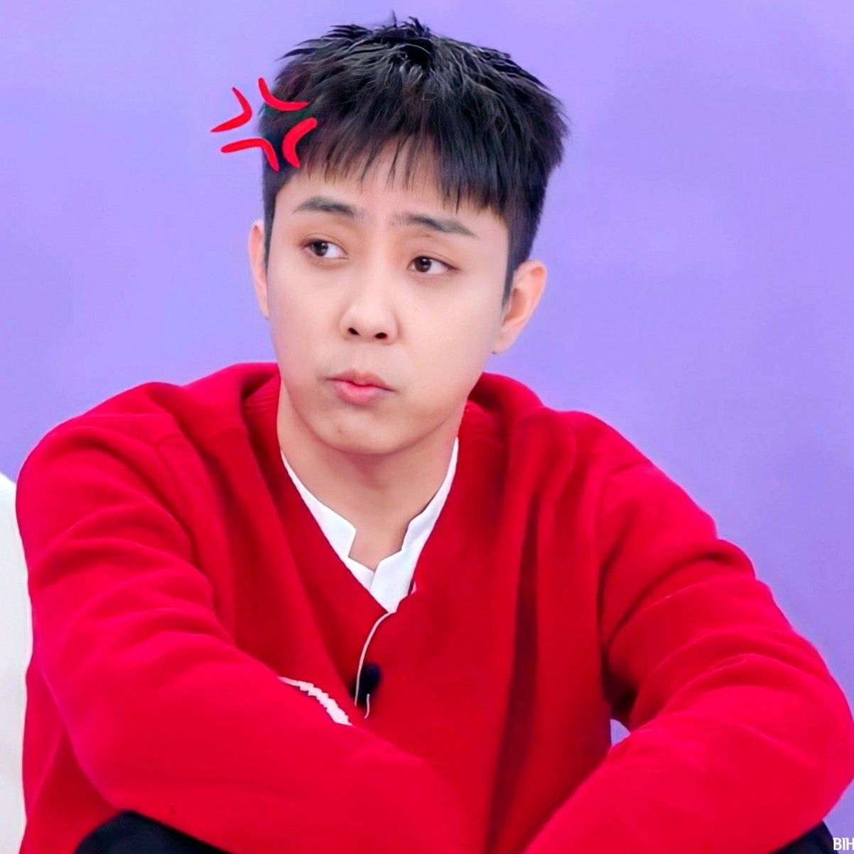 Recent activity shot of Eun Jiwon (SECHSKIES)