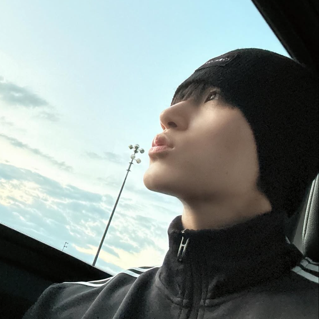 Behind-the-scenes cut of San (ATEEZ)