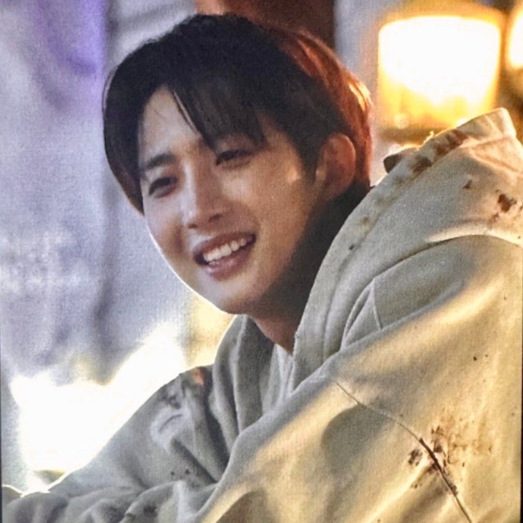 Recent activity shot of Hui (PENTAGON)