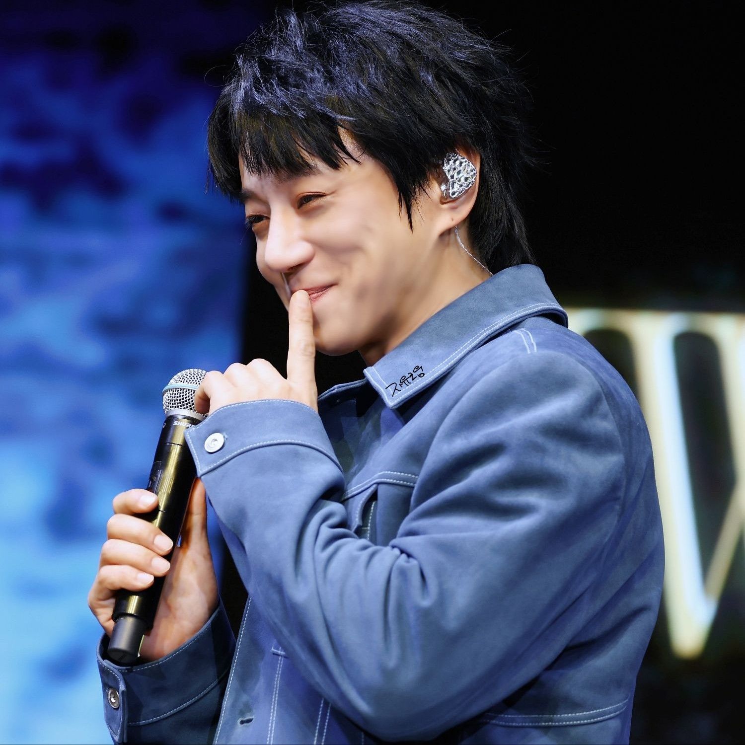 Latest photo of Hwang Chiyeol