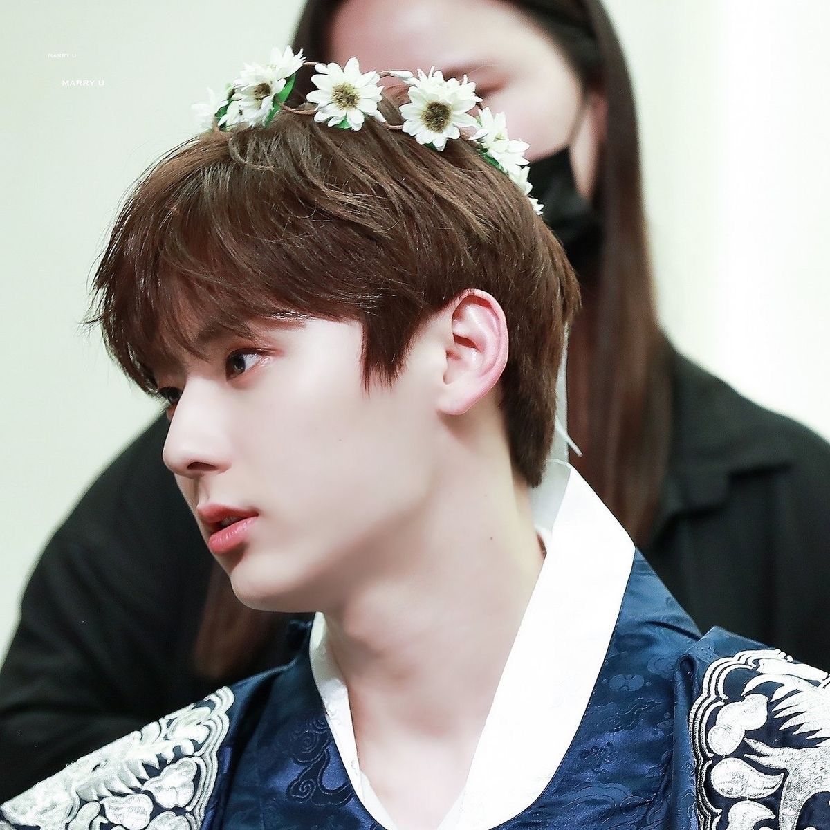 A moment captured by Hwang Minhyun's fan