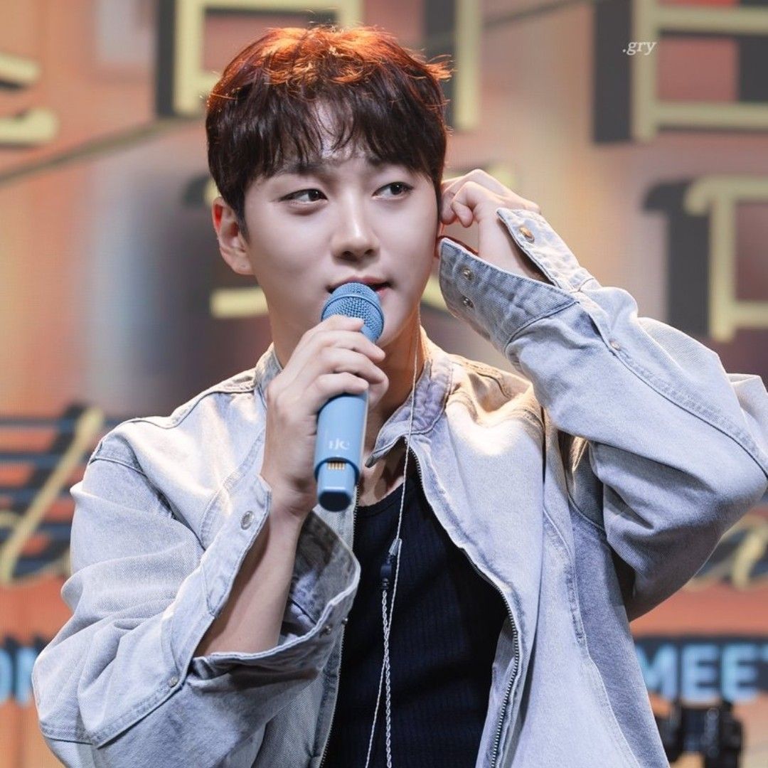 Behind-the-scenes cut of Hong Joochan (GoldenChild)