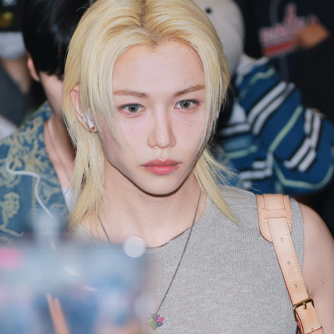 Latest photo of Felix (Stray Kids)