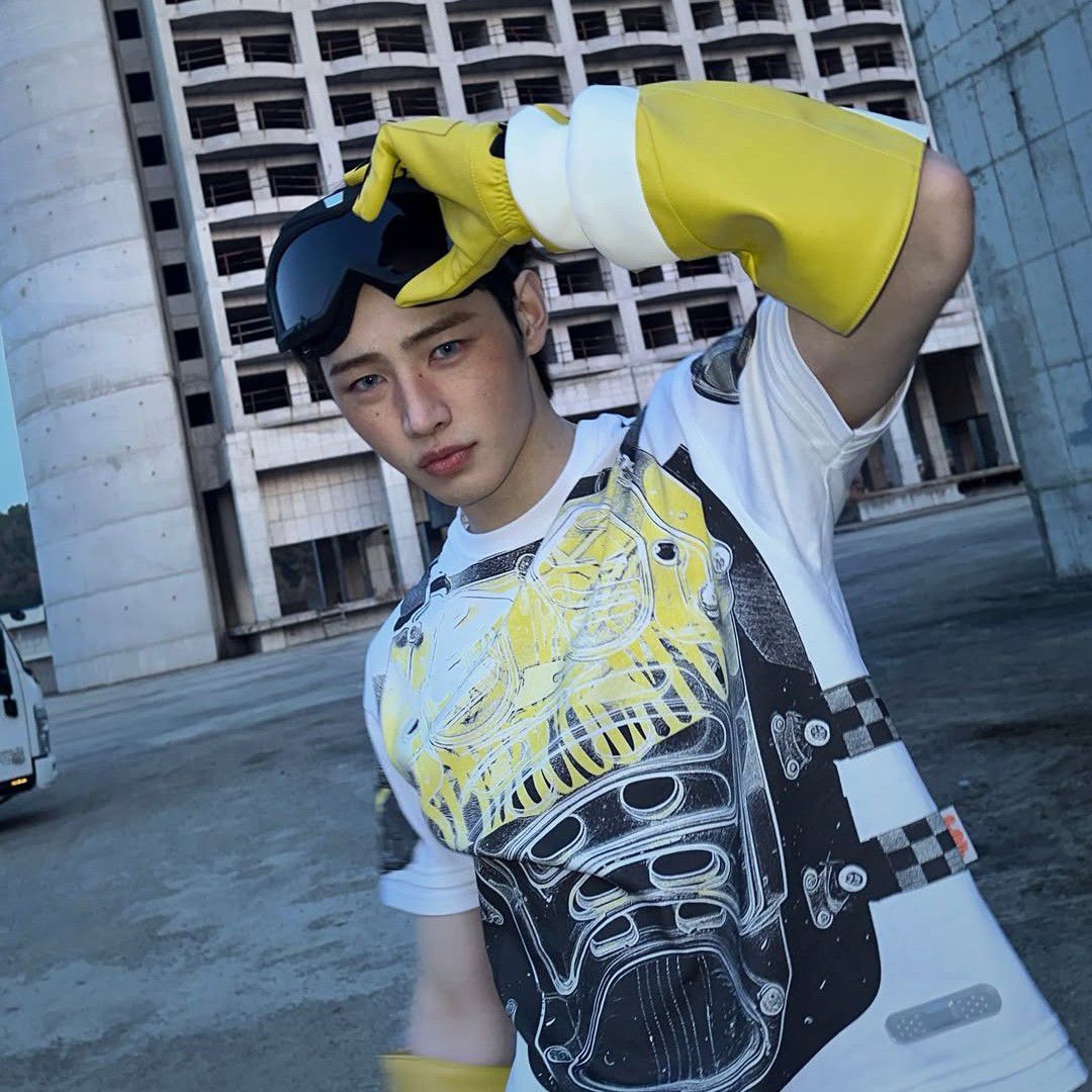 Recent activity shot of Sunghoon (ENHYPEN)