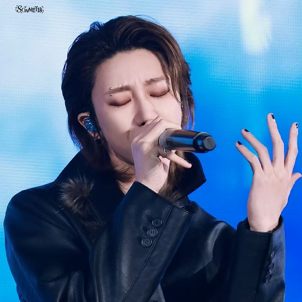 Behind-the-scenes cut of The 8 (SEVENTEEN)