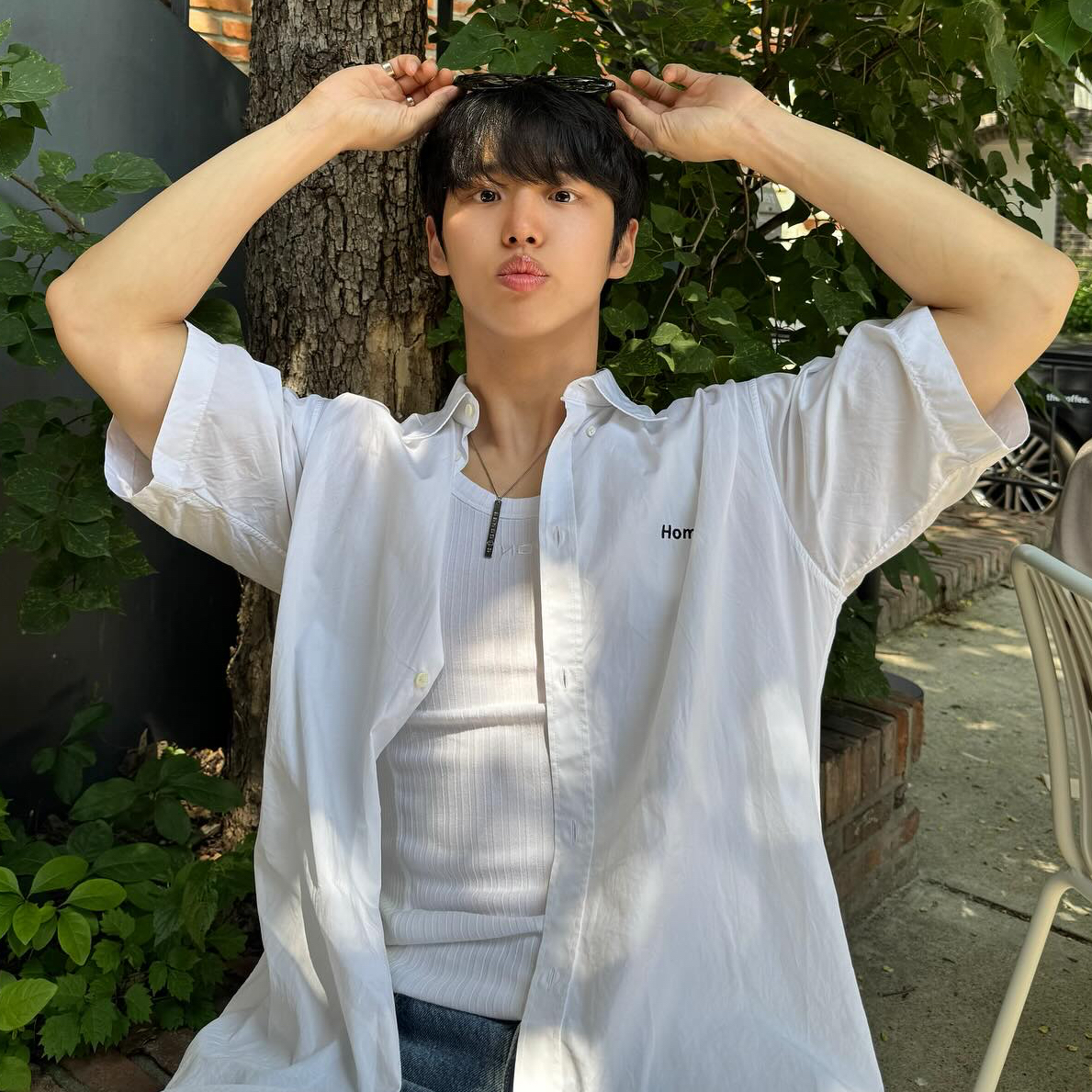 A moment captured by Hongseok (PENTAGON)'s fan