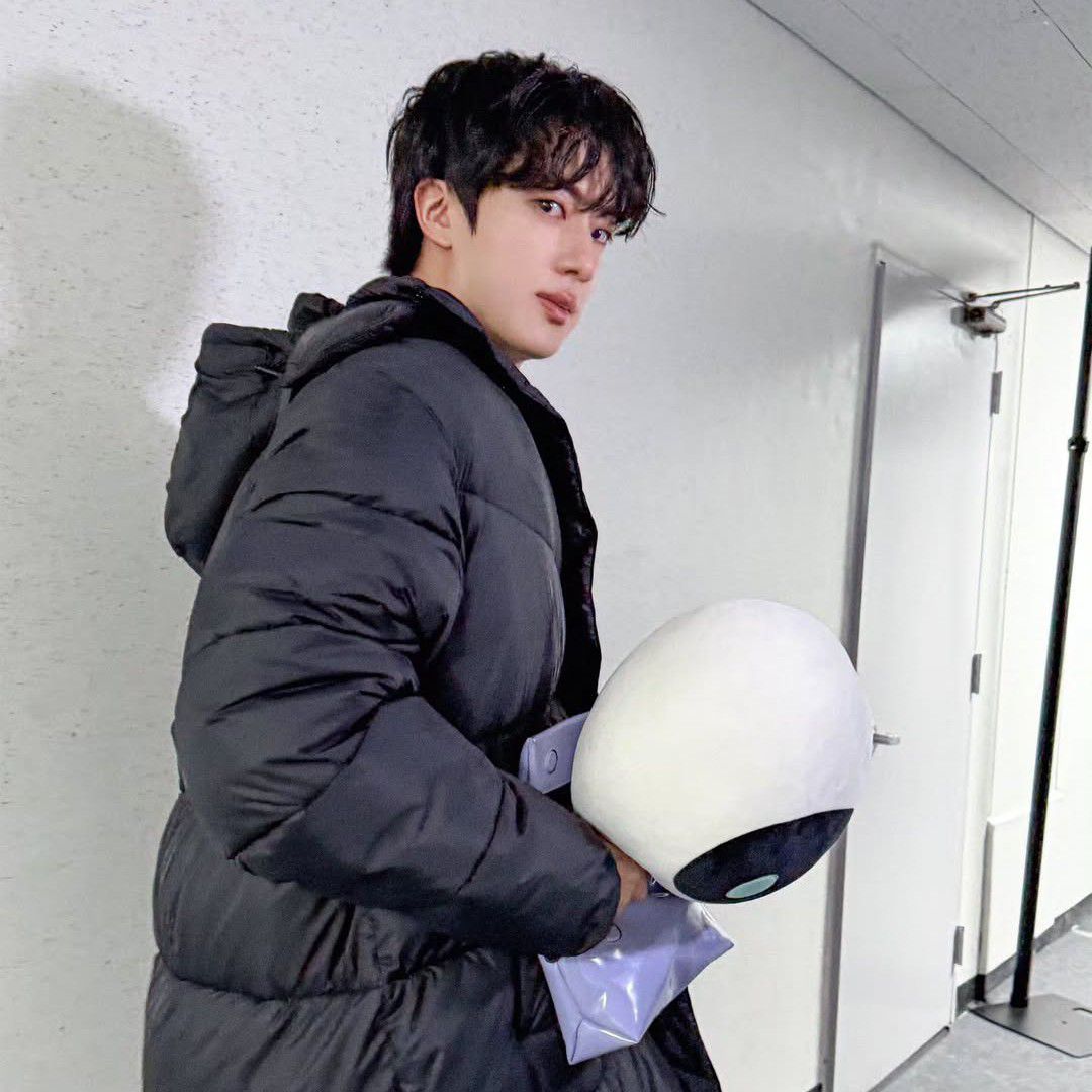 진 (방탄소년단)의 최신 사진
