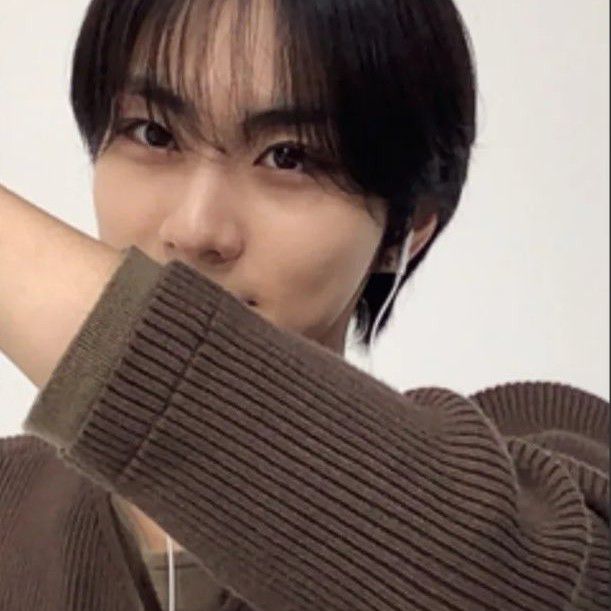 Foto terbaru Jungwon (ENHYPEN)