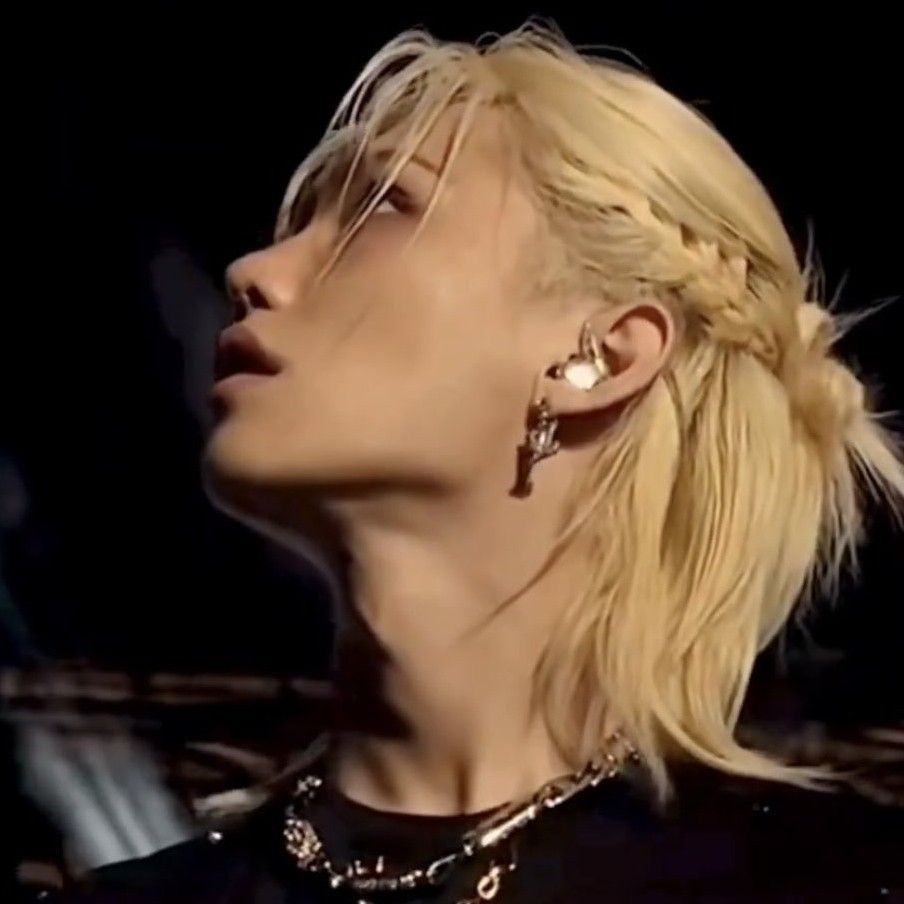 필릭스 (Stray Kids)의 최신 사진