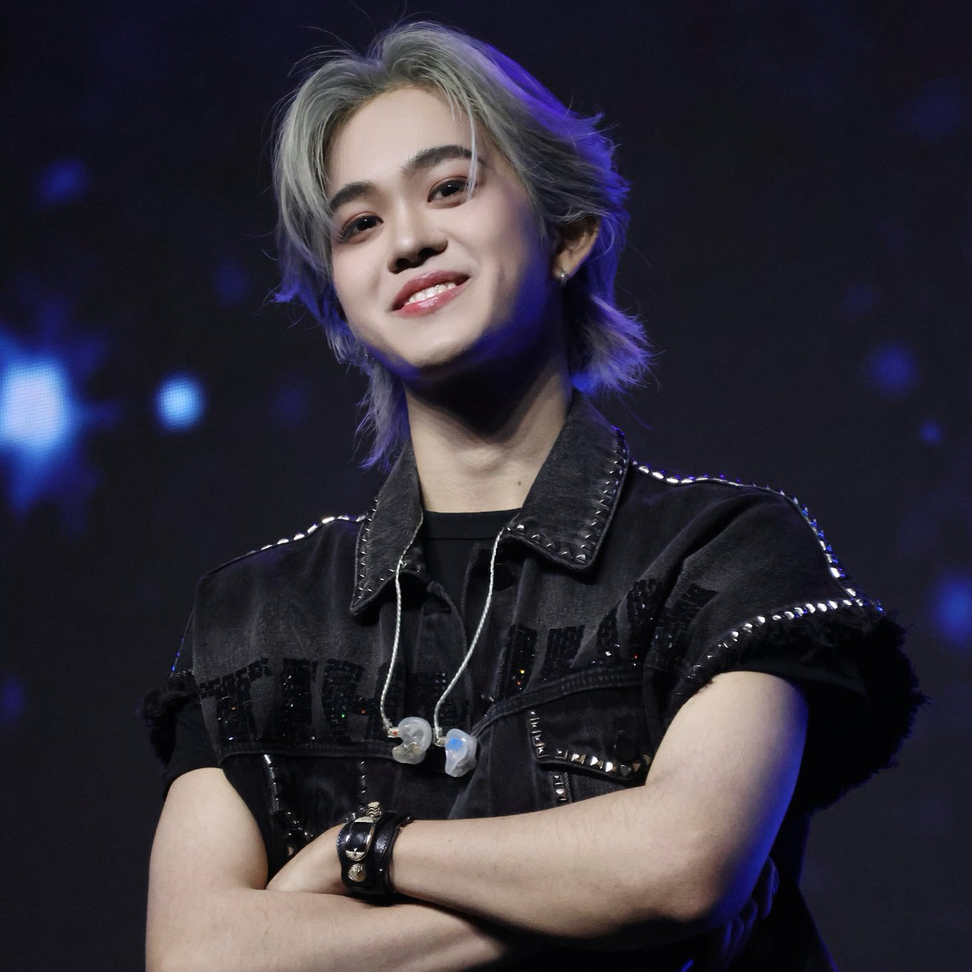 A moment captured by THI-O (NexT1DE)'s fan