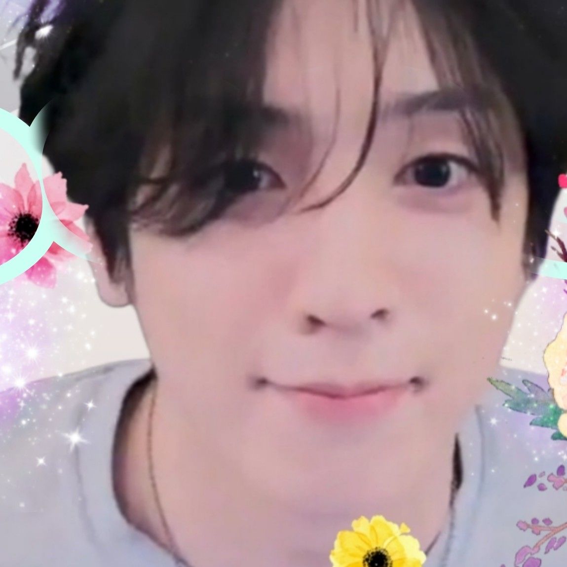 Recent activity shot of Wooseok (PENTAGON)